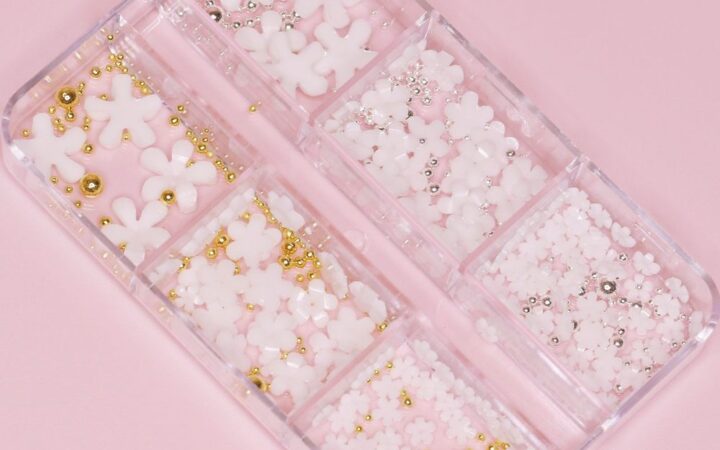 How to Apply 3D Daisy Nail Charms for Salon Results