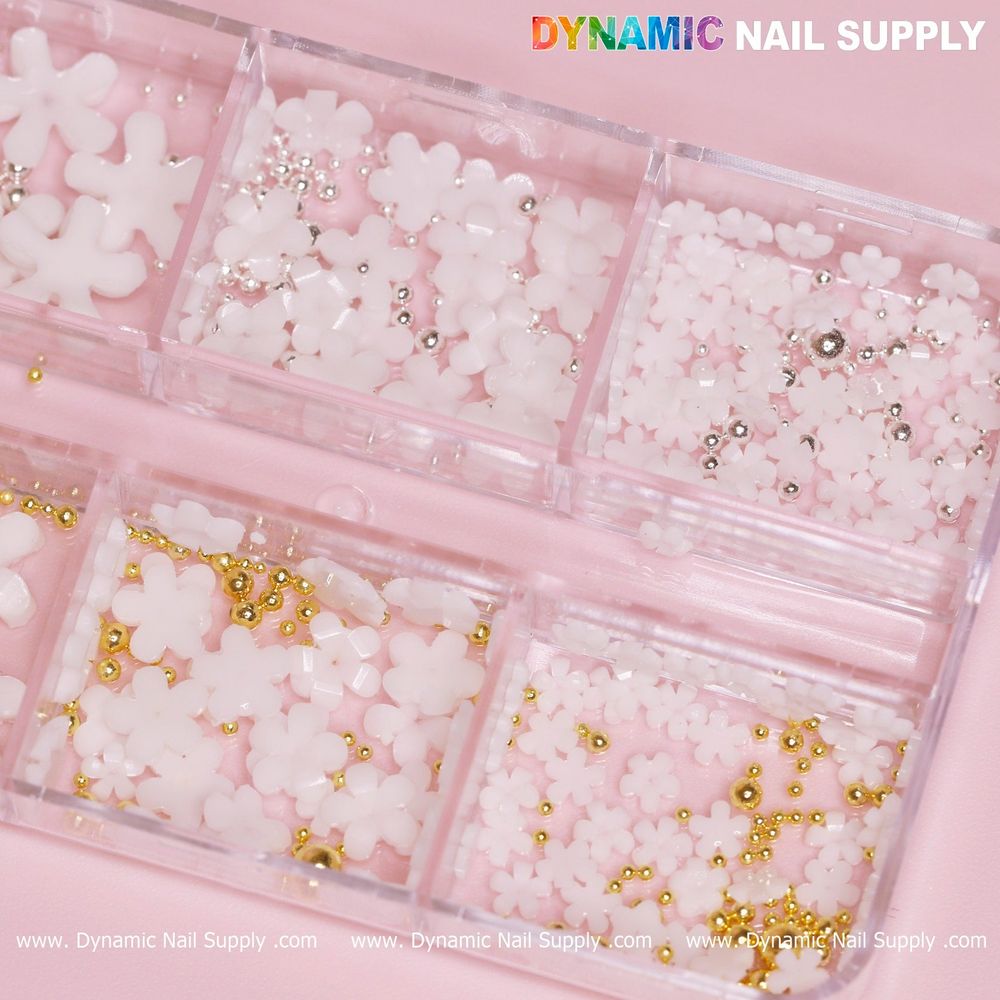 white 3D resin daisy with beads - 2