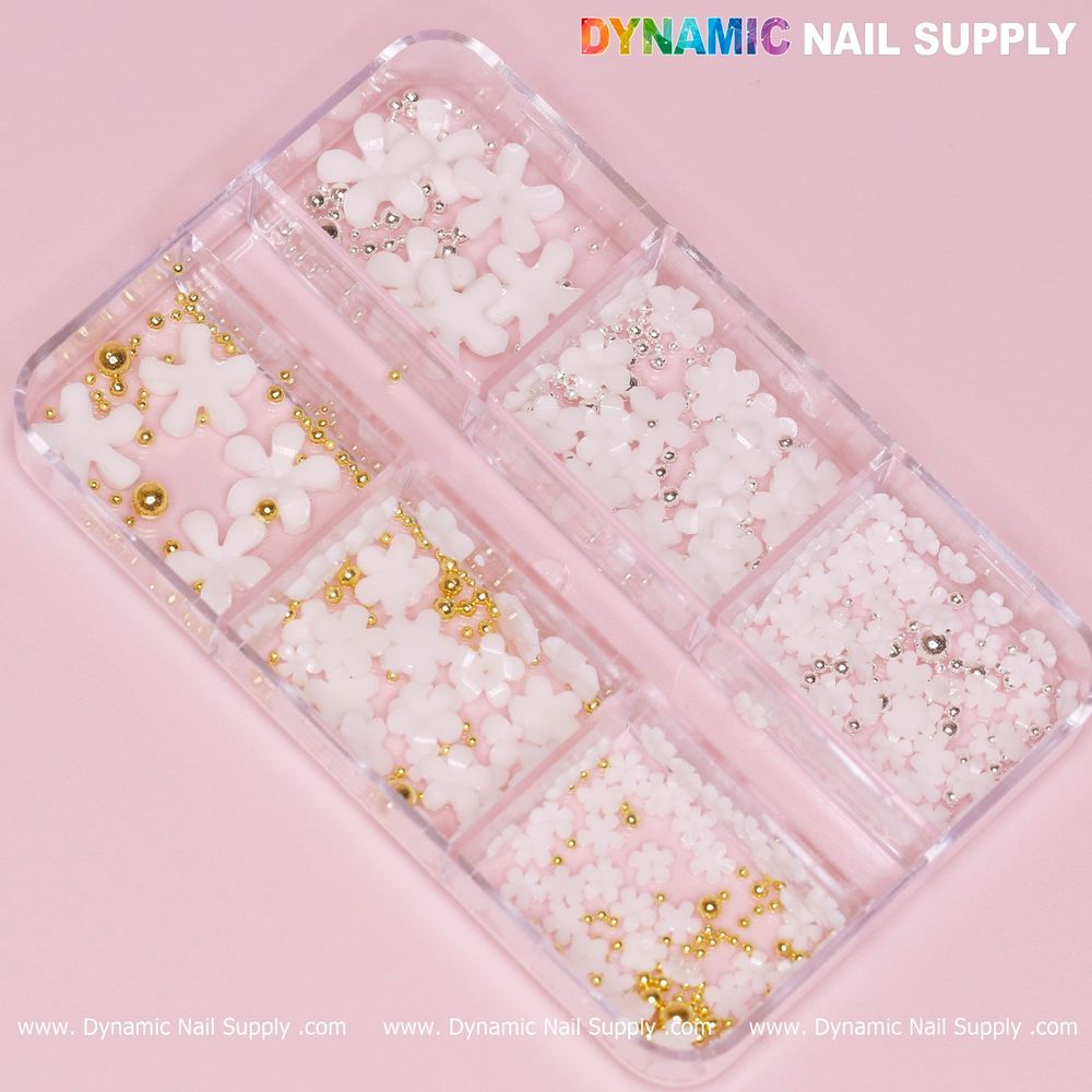 white 3D resin daisy with beads - 3